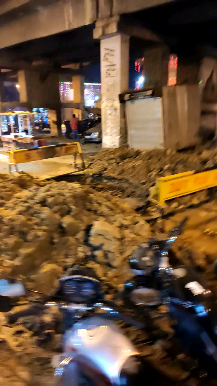 jawarganj mai pani ki pipeline toot gayi jo jodne k baad gaddha bina band kre aise hi chhod di gayi
#dabra #dabramp
