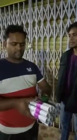 अर्णव गोस्वामी के जेल से आते ही खुसी की लहर। डेहरी सासाराम  सहित पूरे भारत मे मिठाई बंटे और पटाखे छूटे #arnabgoswami