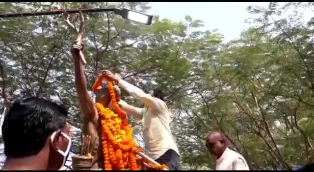 भाजपाइयों ने दी बिरसा मुंडा को श्रद्धांजलि।
#joharjharkhand