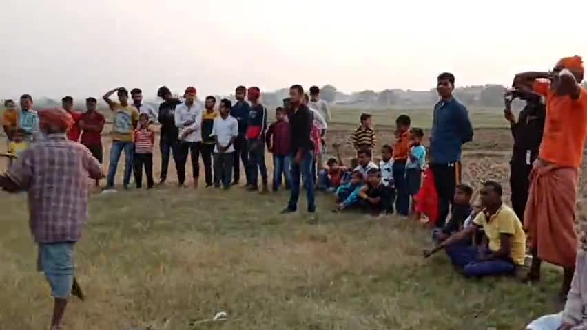 #बिहिया: बिहिया के योगीवीर गांव में गोवर्धन पूजा बड़ी धूमधाम से मनाया गया और युवाओं में खुशी का माहौल रहा
