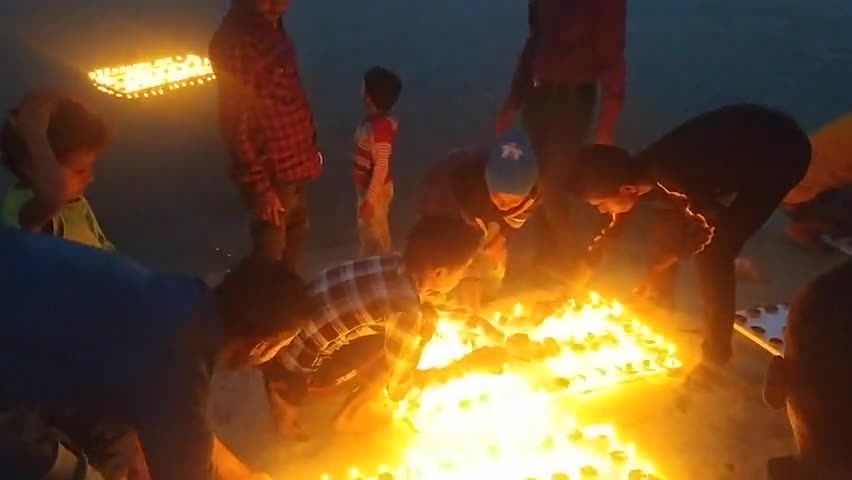 देव दीपावली करिहो गांव बाबा ब्रहम मन्दिर बरकी पोखर करिहो में 5100 दीप जलाया गया ।#शुभ दीपावली।