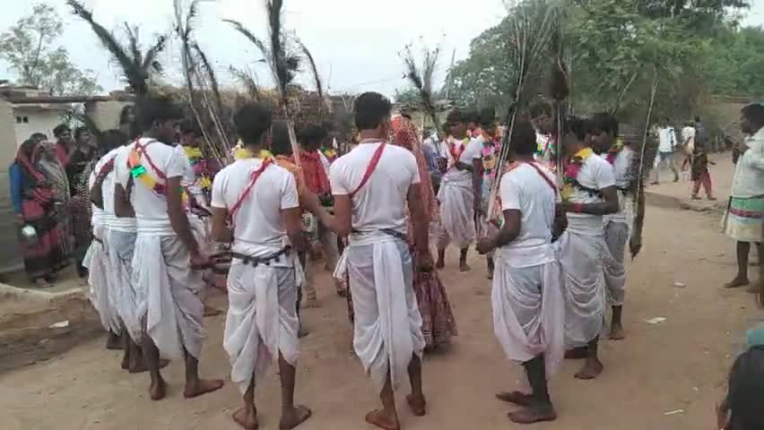 खनियाधाना: #सतीश कुमार दुबे जी  देव खो
morning moni prma ki hardik shubhkamnaye गोवर्धन पूजा की हार्दिक शुभकामनाएं ढेर स