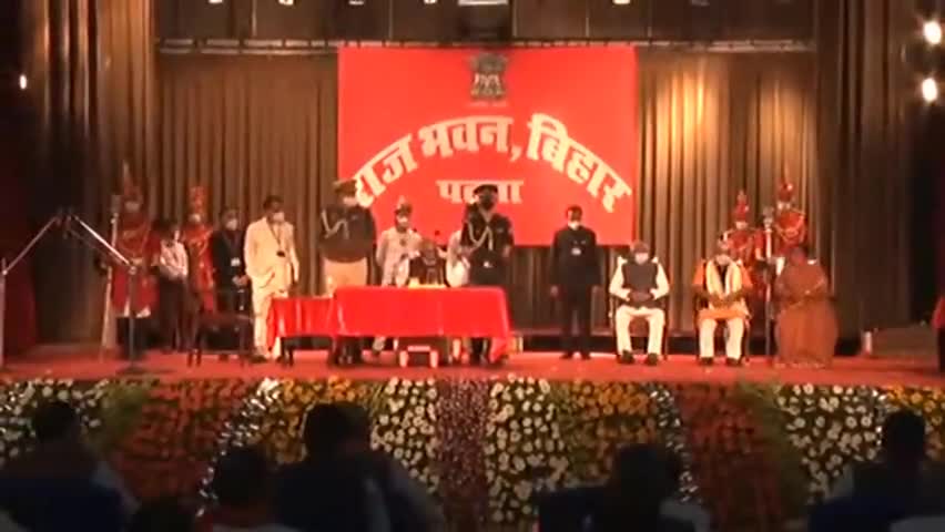 दरभंगा: जाले के विधायक जीवेश मिश्रा ने लिया मंत्री पद की शपथ 
#JiveshMishra #Darbhanga #darbhangaairport #Bihar #Nitishkumar