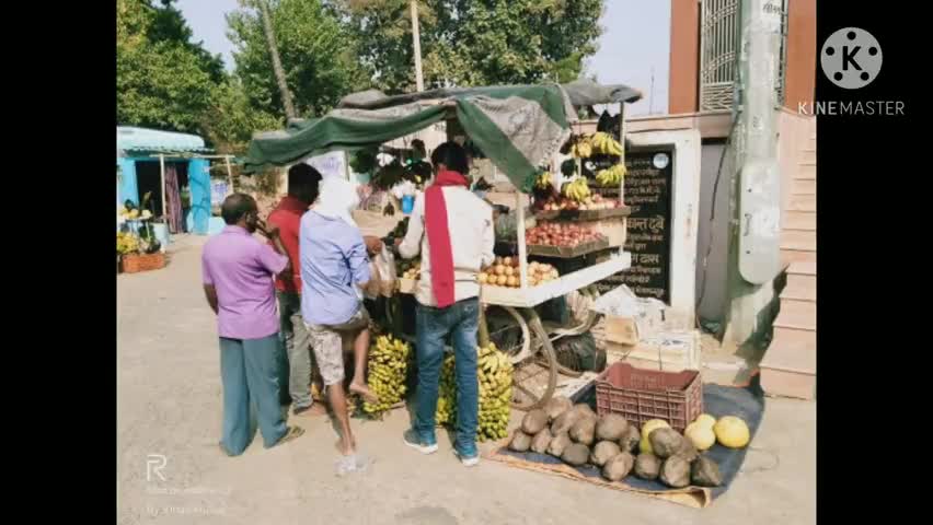 देवीपुर: आस्था का महापर्व को देखते हुए सभी फल
दुकान सजकर तैयार। #महापर्व.