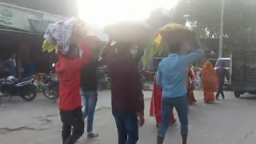 गोंडा: Ashish Pandey aap sabhi ko dher sari Badhai aur aap sab ka Abhinandan karta hun Chhath Puja ki hardik s#ashish pandey﻿
