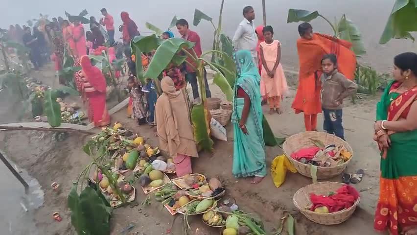 मधेपुरा: बिहार की आस्थाओं का पर्व महापर्व  छठ सुबह की अर्घ के साथ हुआ समापन#नितीश कुमार ﻿