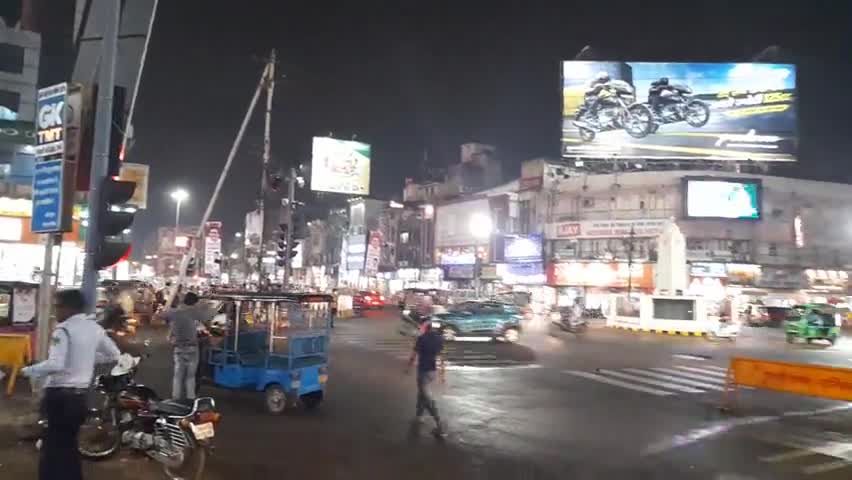 रायपुर: 80 #लाख की #विदेशी #light's 20 दिन भी नही चल पाई, #raipur के #जयस्तंभ #चौराहे की सजावट पर लाखों खर्च पर देख रेख नही!!