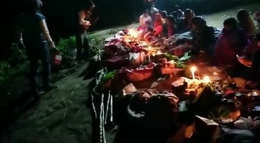 डंडा: डंडा । मुखिया प्रतिनिधि ने किया डंडा प्रखंड के सभी छठ घाटों पर पूजा सामग्री का वितरण
#मुखिया #छठ #सामग्री