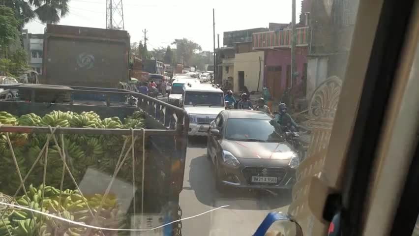 नारदीगंज: धन्यवाद बाजार में देखे किस तरह से जाम लगा हुआ
#asaduddin #owaisi ﻿@##owaisi