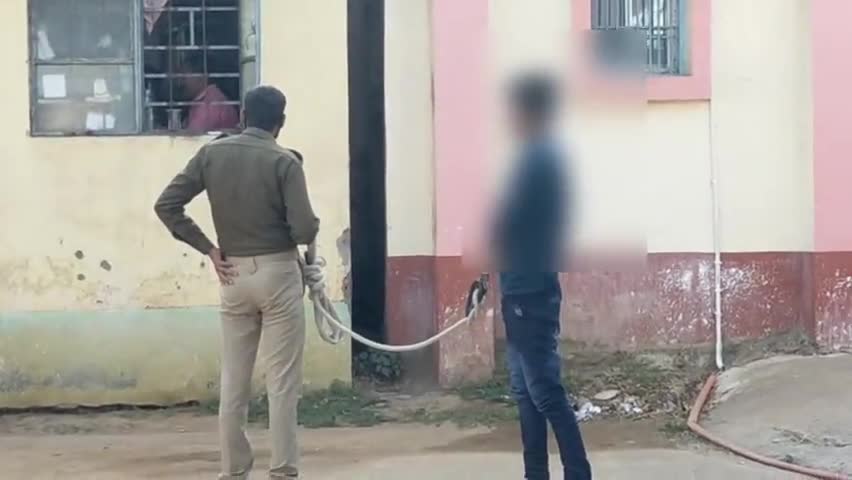 गोड्डा: बसंतराय पुलिस ने टोटो लूट कांड के एक आरोपी को टोटो सहित किया गिरफ्तार #एसडीपीओ