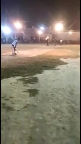 सेवराई: सेवराई में हो रहे डे नाइट क्रिकेट मैच में गोड़सरा ने मनिया टीम को हराकर प्रतियोगिता में बनाई बढ़त #क्रिकेट_मैच