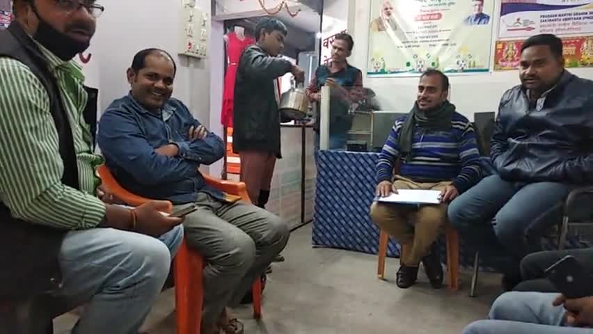 करगहर: #रोहतास  #करगहर में सरकार का घर घर फाइबर योजना के तहत csc wifi चौपाल के तरफ से प्रखंड स्तरीय बैठक मे सभी VLE हुए  सामिल