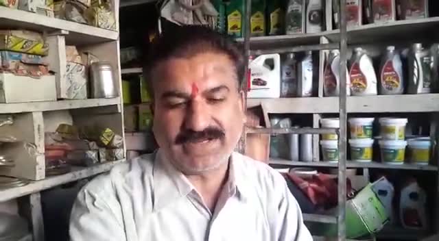 देश का किसान काले कृषि क़ानूनों के ख़िलाफ़ ठंड में,अपना घर-खेत छोड़कर दिल्ली तक आ पहुँचा है।
#speakupforfarmer