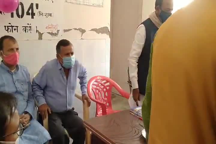 बासोपट्टी: विधायक #अरुण_शंकर_प्रसाद ने #बासोपट्टी सामुदायिक स्वास्थ्य केंद्र में किया प्रधानमंत्री जन औषधि केंद्र का उद्घाटन