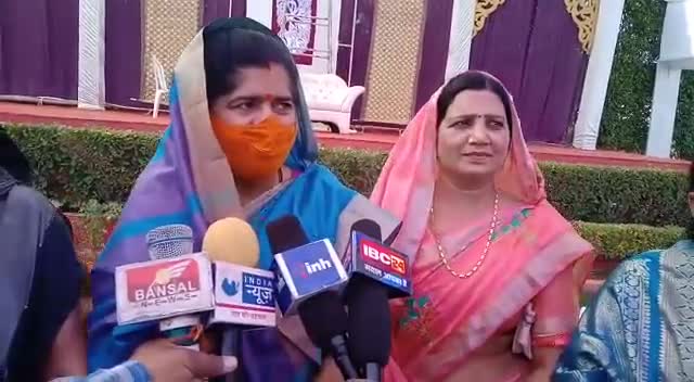 मीडिया से मंत्री #इमरती_देवी से हुई रूबरू 
इस्तीफे और #डबरा के विकास कार्यों को लेकर क्या बोली मंत्री सुनिये
#बीजेपी