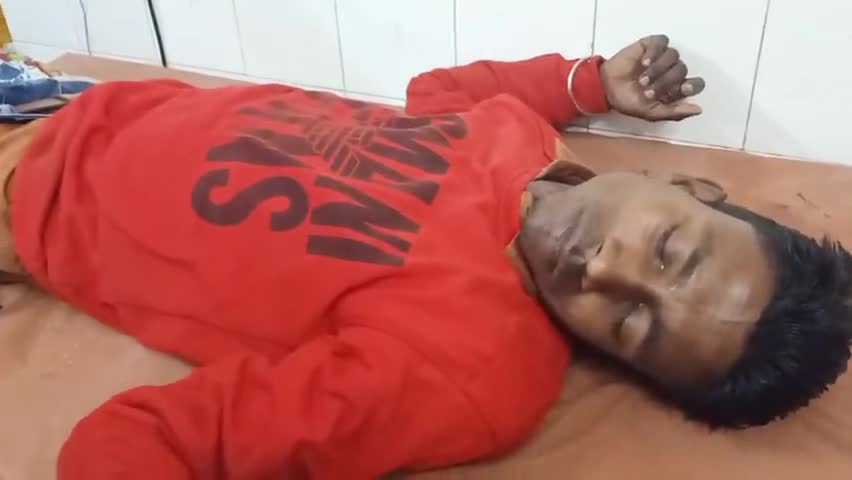 इकौना: कटरा में शराब भट्टी के मुनीम ने मालिक की कहा सुनी के बाद खाया जहरीला पदार्थ, डॉक्टरों ने किया रेफेर #जहर