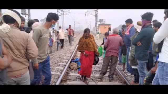 नारायणपुर में खगरिया के महिला की #ट्रेन से #कटकर #मौत।