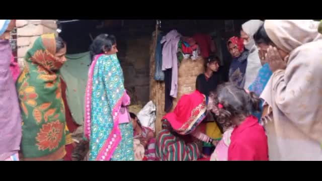 मिठौरा: ग्राम #हरदी मेंशादी में ऑर्केस्ट्रा देखने गए 7वर्षीय बालक की बिजली की चपेट में आने से मौत ।परिवार में पसरा मातम।