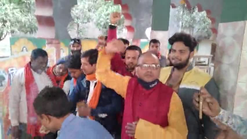 कल शाम #शौर्य दिवस के अवसर पर #मधुबनी गोकुलवली मंदिर पर पूजा माहौल राममय हो गया...आयुष सिंह युवा नेता बेनीपट्टी विधानसभ