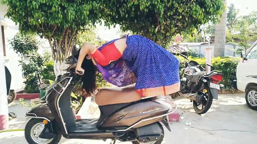 चक्रासना,  एक अनोखे अन्दाज़ मे मेरे द्वारा 🙏🧘‍♀🧘‍♀
#योग #yoga #traditional #india #publicverified