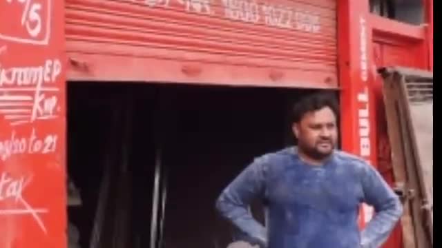 सेवराई: गुरुवार को सप्ताहिक बंदी के दौरान भदौरा बाजार के कुछ दुकानदारों ने उड़ाई SDM के निर्देशों की धज्जियां, खुली दुकाने #बंदी