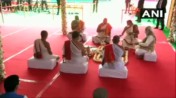 नई संसद भवन के शिलान्यास में शामिल हुये #pm-modi
#sansad #india #namo #kisan