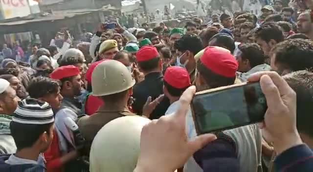 #किसानों_के_सम्मान_में
#समाजवादी_मैदान_में
तानाशाही ये सरकार नहीं चलेगी-नही चलेगी!
  *संजय सिंह राणा
राष्ट्रीय सचिव यूथ