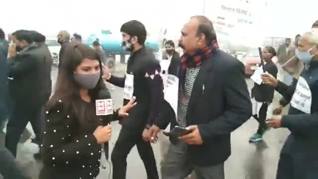 किसान आंदोलन में हुई वकीलों की एंट्री....
#FarmerProtests