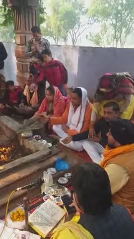 आज #धर्म_जागरण_समन्वय ( #राष्ट्रीय_स्वयंसेवक_संघ ) #हाथरस द्वारा #बिसाना स्थित #तारागढ़ वाली #मैया पर #विश्व शान्ति
