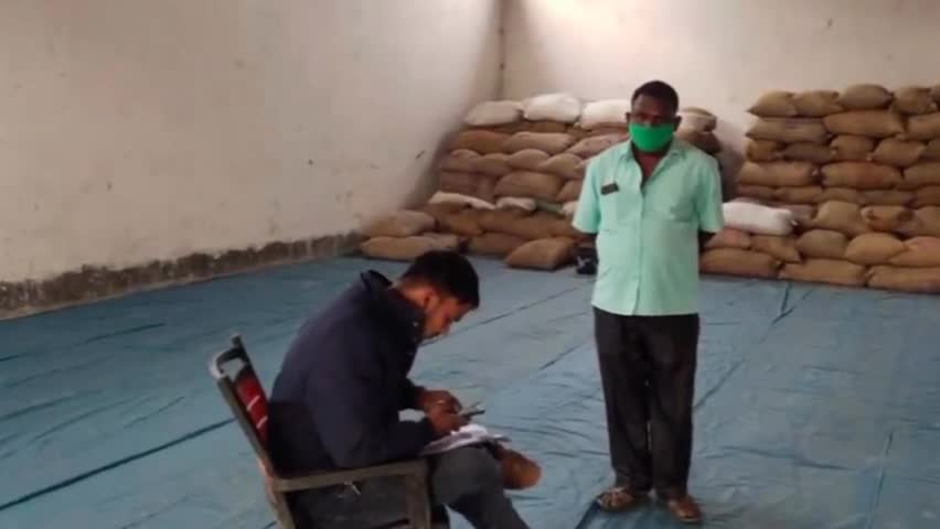 पकरीबरावां: नाबार्ड के सुपरवाइजर ने पकरीबरावां में पैक्स गोदाम का लिया जायजा #पैक्स