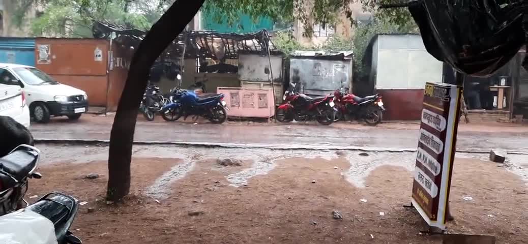 टीकमगढ़: जिला टीकमगढ़ मध्य प्रदेश में हुई बहुत तेज बारिश
#tikamgarh 
#tikamgarh_news