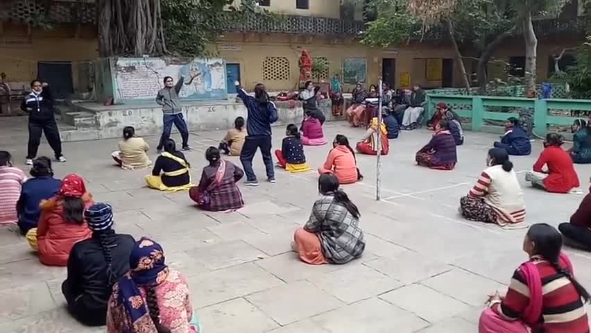 बाड़ी: राजकीय उच्च माध्यमिक विद्यालय में शिक्षिकाओं का आत्मरक्षा प्रशिक्षण शिविर हुआ शुरू #महिला_सशक्तिकरण