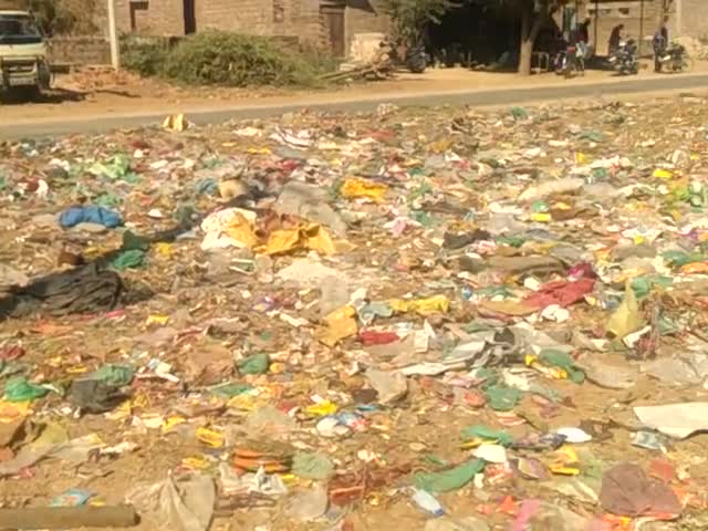 सिरोही: harji road jawal यहाँ पर इस गली से गुजरने वाले लोगो को हो रही है दिक्कत  नगरपालिका वाले क्यू कर रहे है इसे अनदेखा #जावाल