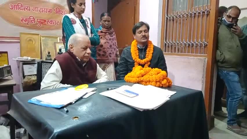 #मखदुमपुर_विधायक_माननीय_सतीश_कुमार ने #डॉक्टर_साकेत_नारायण से कहां 
याचना नहीं रन होगा जंग बड़ा भीषण होगा!