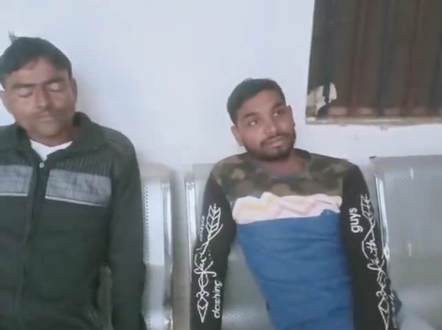 बिलग्राम: मल्लावां-राघौपुर मार्ग पर बाइक सवार 2 लोगों को तेज रफ्तार से जा रही बलेनो कार ने मारी टक्कर#घायलों ने पुलिस को दी तहरीर