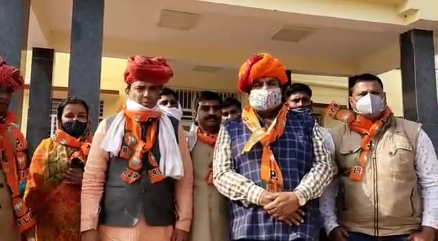 #अजमेर जिले की #श्रीनगर प.स. समिति क्षेत्र में आयोजित कार्यक्रम में #नसीराबाद #MLA रामस्वरूप लाम्बा ने शिरकत की।
#bjp