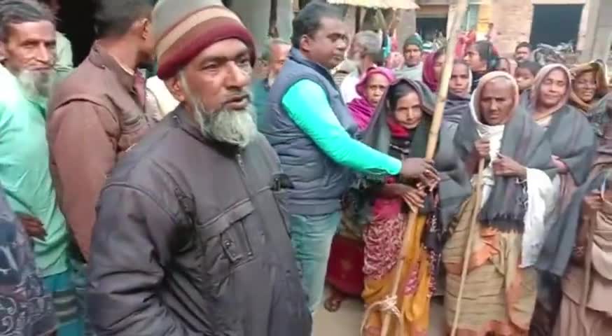 महेशपुर: दमदमा मुखिया और पंचायत समिति सदस्य ने 120 गरीव परिवार के बीच वितरण किया कंबल #कंबल