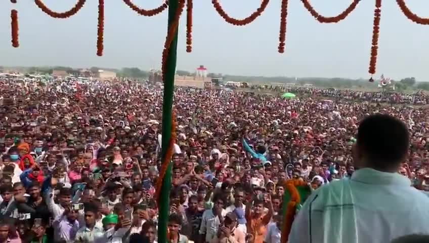 जनता के मुख्यमंत्री तो श्री तेजस्वी प्रसाद यादव जी ही है। 
#babulinayat #tejashwiyadav #rjd #arariarjd #araria #bihar