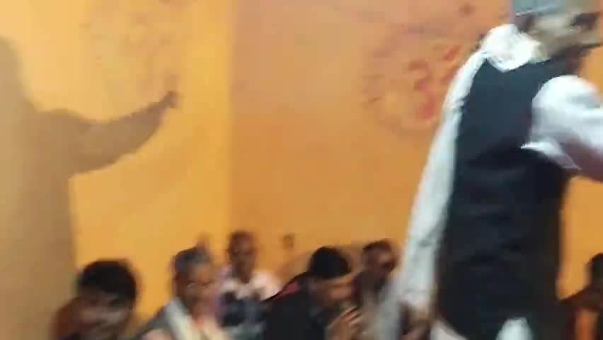 ब्यावरा: #ब्यावरा की मीना समाज धर्मशाला में अलमस्त बाबा के ##भजनों का आनंद लेते सेकड़ो रोज भक्तगण।जय श्री #महाँकाल।।