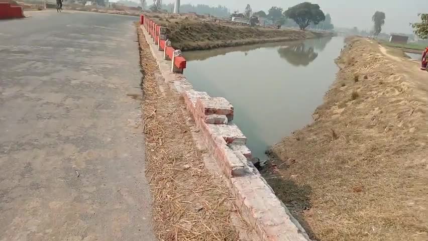 इटवा: झहरावँ के पुल पर आए दिन घटना पुल की रेलिंग नहर में गिरी
#सिद्धार्थ नगर
#डुमरियागंज