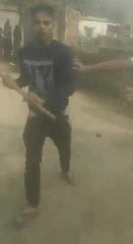 छाता: शेरगढ़ थाना क्षेत्र के जटवारी ग्राम में हुई मारपीट का वीडियो हुआ वायरल #sspmathura #dmmathura
