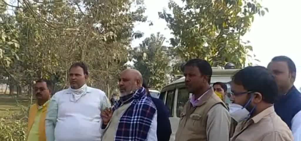 #निचलौल : #विधायक प्रेम सागर पटेल ने ﻿नौनिया में राजकीय इंटर कॉलेज एवं स्वीकृत बिद्युत उप केंद्र के जगह का लिया जायजा