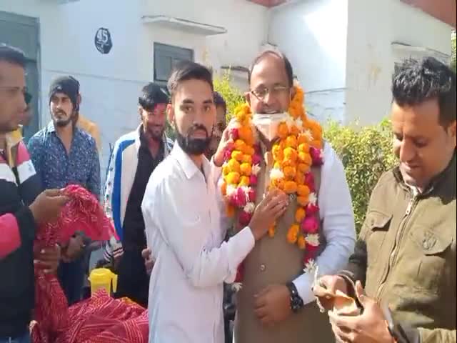 लाडपुरा: आज 31 दिसंबर को अजमेर दौरे पर जाते समय बूंदी हाईवे पर कांग्रेस कार्यकर्ताओं ने किया स्वगत / #आबिद_कागज़ी