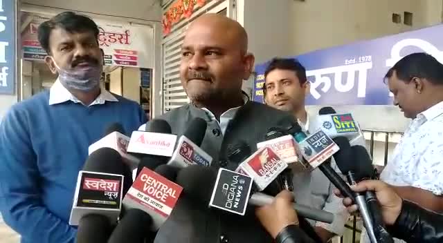 लोकप्रिय_विधायक_माननीय_महेश_परमार_जी ने अयोध्या में बन रहे विशाल एवं भव्य #श्री_राम_मंदिर निर्माण हेतु सहयोग राशि दी