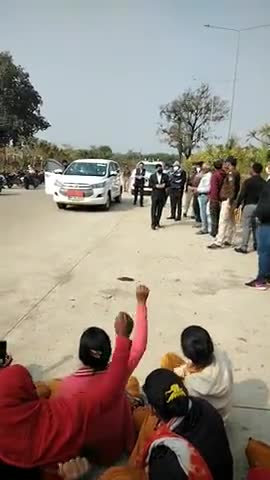 सोहागपुर: मेडिकल कॉलेज शहडोल में कोविड -19 स्टाफ धरना प्रदर्शन।
अधिकतर बैगा जनजाति बेरोजगार।
#CMHO﻿
#NHM
#ShivrajSinghchouhan﻿