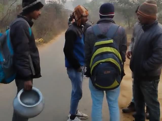 पाटन: #पाटन प्रखंड के डंडई गाव में शौर्य दिवस मनाया गया साथ ही नए साल  की ढेर सारी शुभकामनाएं