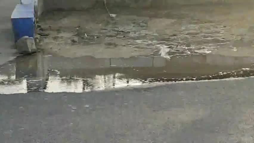 गोगरी: #गोगरी: थाना क्षेत्र के मॉडल थाना के बगल में नल जल योजना का नजारा पानी की बर्बादी  जिम्मेदार मौन