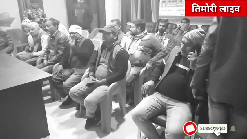 भरथना: #भरथना नगर पालिका में कार्यकर्ताओं ने केक काटकर डॉ रामशंकर कठेरिया की धर्मपत्नी डा. मृदुला कठेरिया को बधाइयाँ दी।