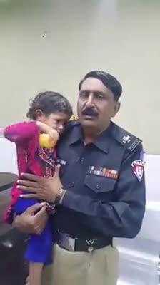 लाडपुरा: #खोया पाया # थाना अजमेर#पुलिस# ये बच्ची अजमेर में कही से लापता हुई थी अभी ये थाने में है जिसकी भी हो खबर को आगे पहुचाये।