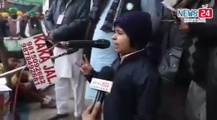 दिल्ली की दहलीज़ पर माताओं के चूल्हे पक्के हो रहें हैं, 
होंश में आजा ए हुकूमत 

#kissanprotest #kissanaandolan